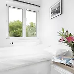 Aparts Apartment *