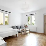 Aparts Apartment *
